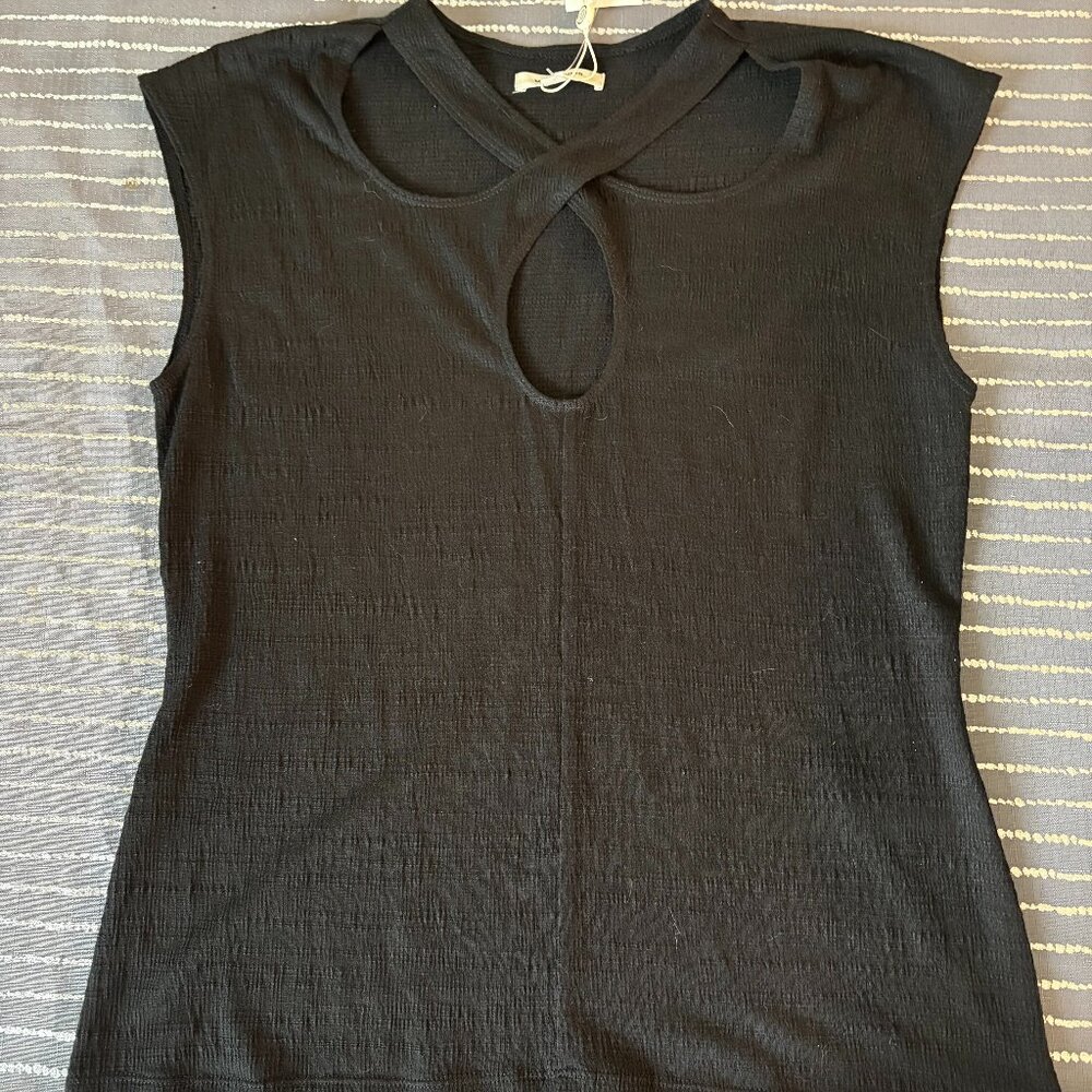 Black small sleeveless cutout top blouse